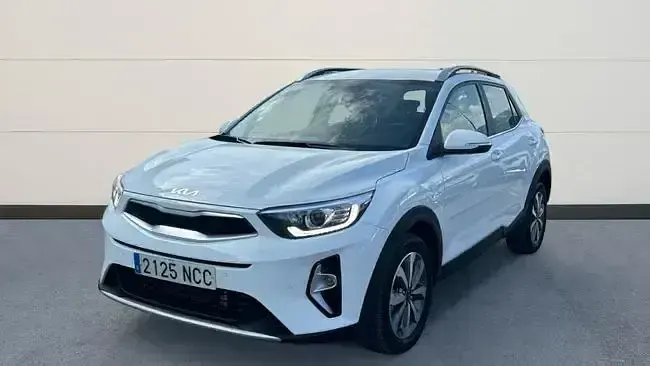 Usado Kia Stonic 100 CV (73 kW) 2025 Blanco SUV