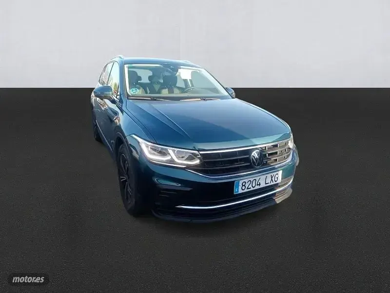 Usado VW Tiguan Life 150 CV (110 kW) 2022 Azul SUV
