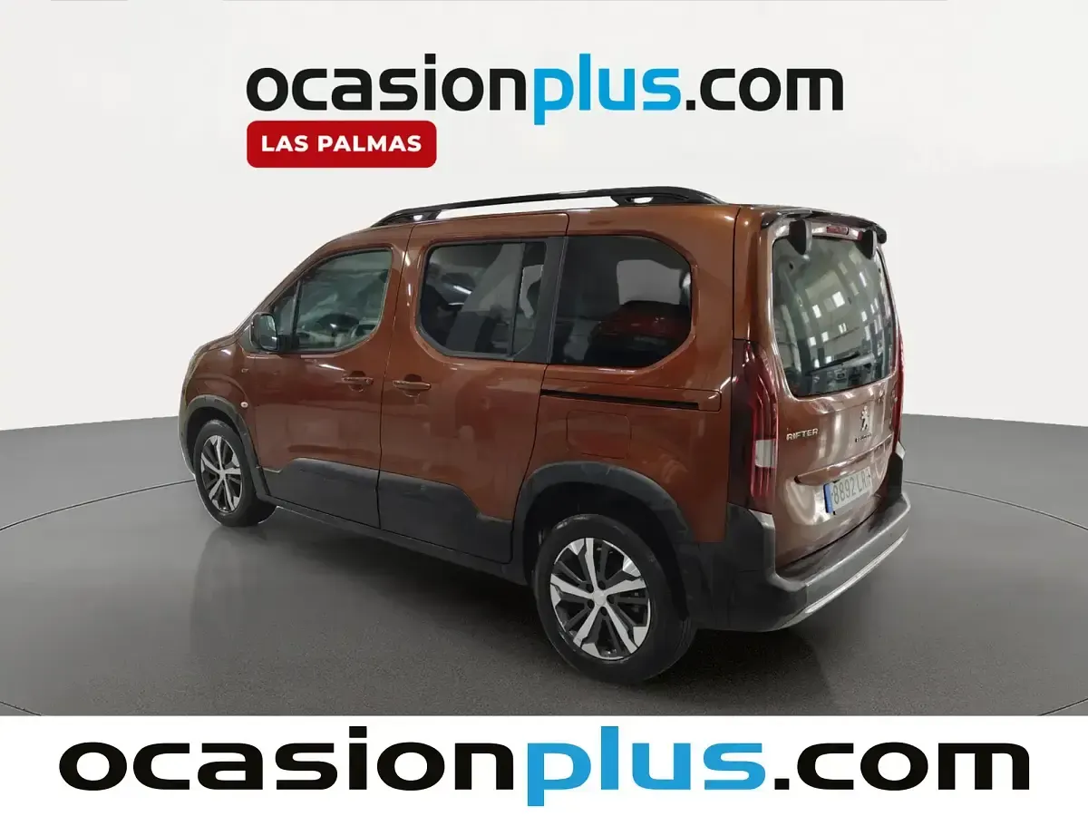 Usado Peugeot Rifter GT 100 CV (73 kW) 2021 Marrón Monovolumen