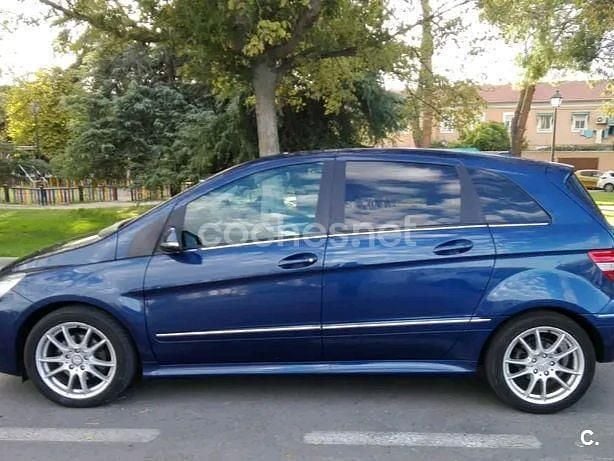 Usado Mercedes B180 Sport Edition 109 CV (80 kW) 2011 Azul Monovolumen