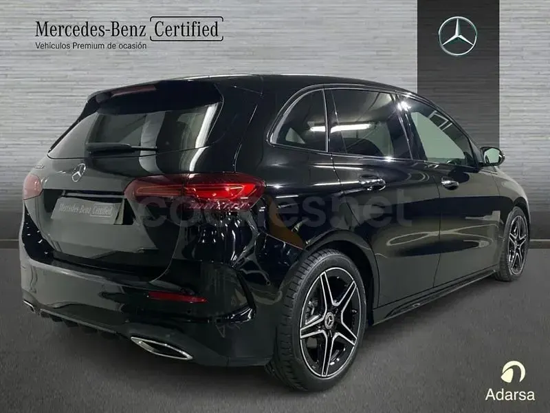 Usado Mercedes B200 150 CV (110 kW) 2025 Negro Utilitario