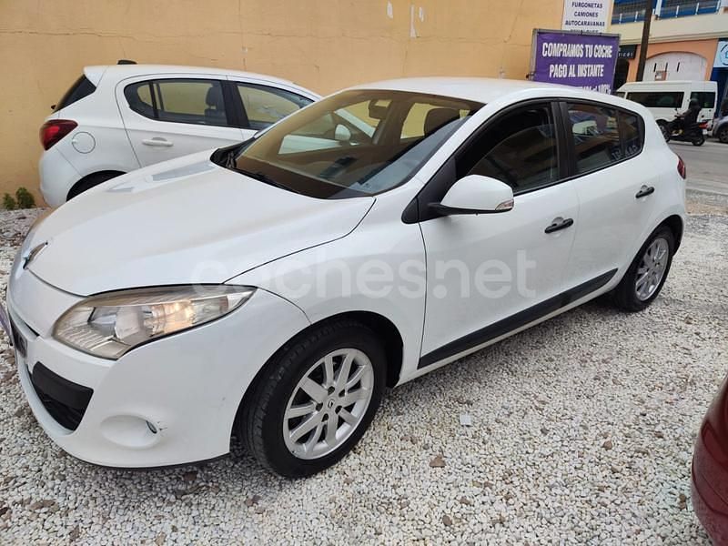 Blanco Usado 2009 Renault Mégane III Dynamique Berlina | 4799 € (Precio justo) - Imagen 1/4