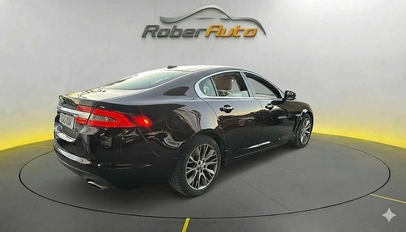 Usado Jaguar XF Premium Luxury 238 CV (175 kW) 2011 Rojo Berlina