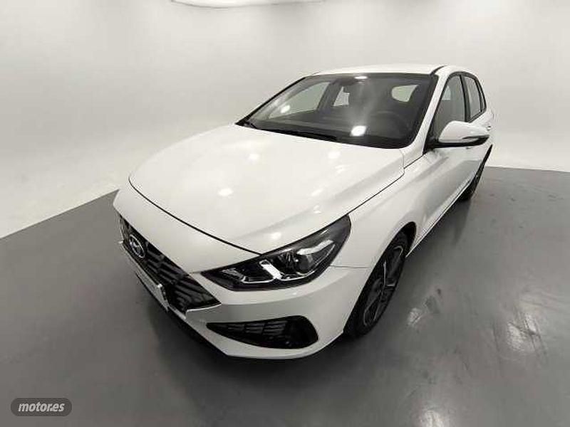 Atlas white Usado 2024 Hyundai i30 Berlina | 17.900 € (Precio justo) - Imagen 1/4