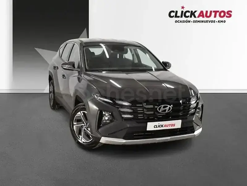Usado Hyundai Tucson 215 CV (158 kW) 2025 Gris / plata SUV