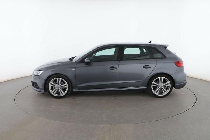 Usado Audi A3 S-Line 150 CV (110 kW) 2019 Berlina