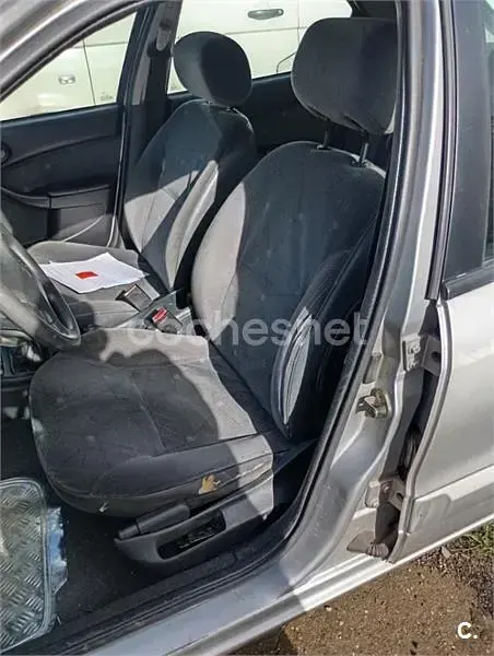 Usado Citroën Xsara Exclusive 110 CV (80 kW) 2001 Gris / plata Berlina