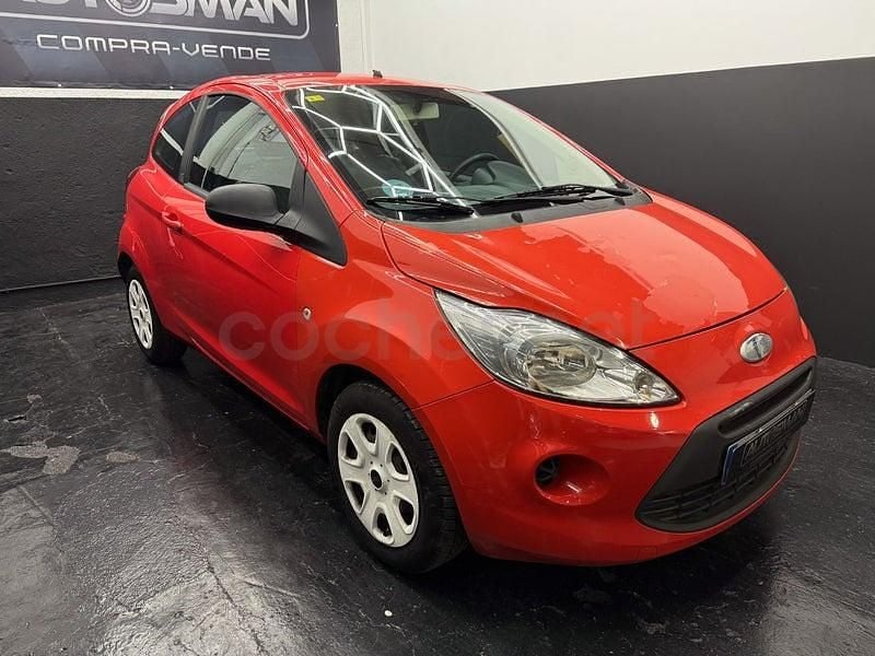 Usado Ford Ka Trend 69 CV (50 kW) 2010 Rojo Utilitario