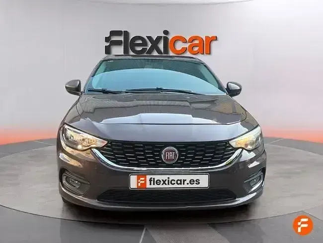 Usado Fiat Tipo Easy 95 CV (69 kW) 2016 Marrón Berlina