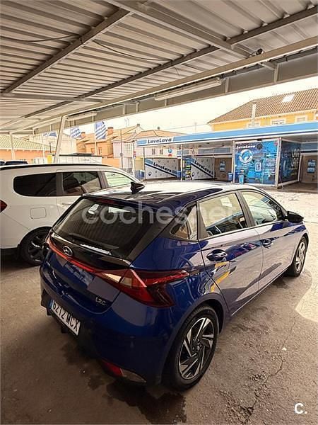 Usado Hyundai i20 84 CV (61 kW) 2022 Azul Utilitario