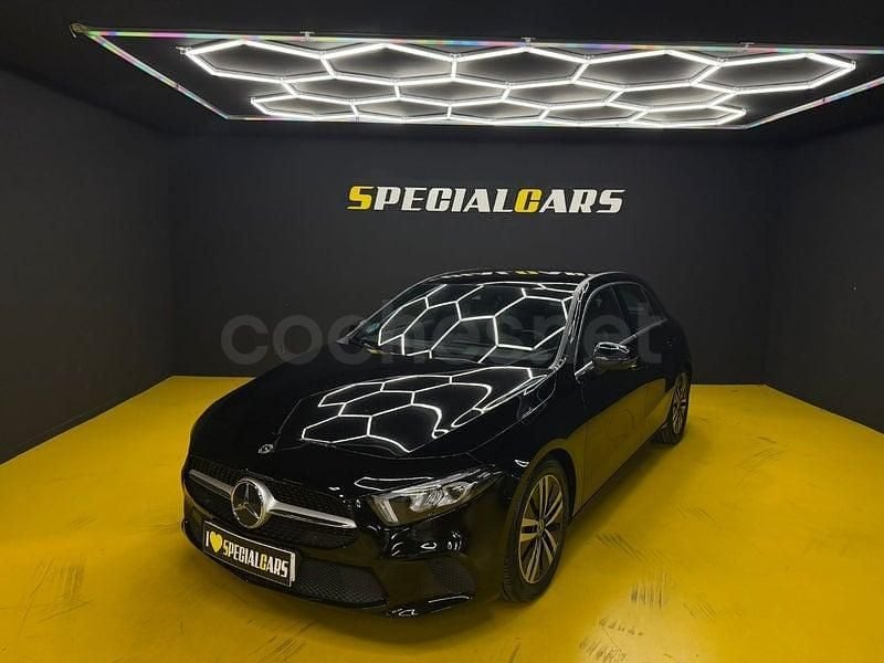 Usado Mercedes A180 136 CV (100 kW) 2022 Negro Berlina