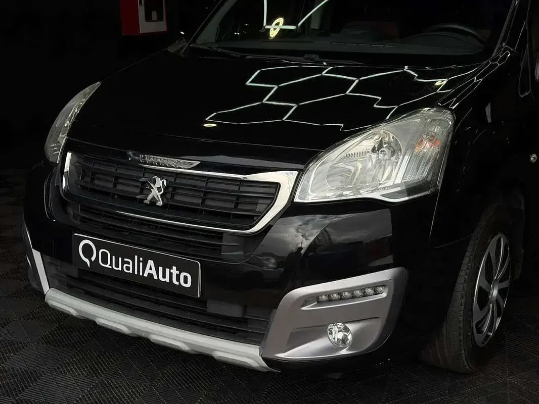 Usado Peugeot TePee Style 99 CV (72 kW) 2015 Gris Van
