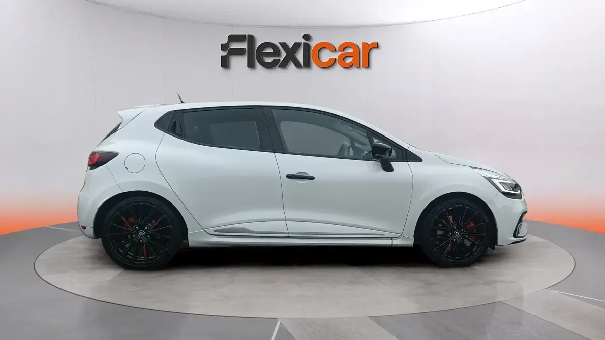 Usado Renault Clio IV R.S. 200 CV (147 kW) 2018 Blanco Berlina