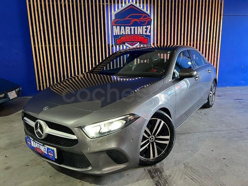 Usado Mercedes A180 116 CV (85 kW) 2021 Gris / plata Berlina