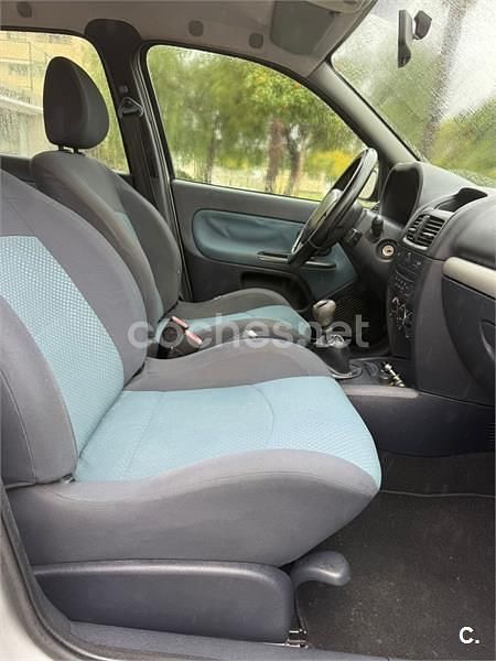 Usado Renault Clio II Authentique 75 CV (55 kW) 2006 Gris / plata Berlina