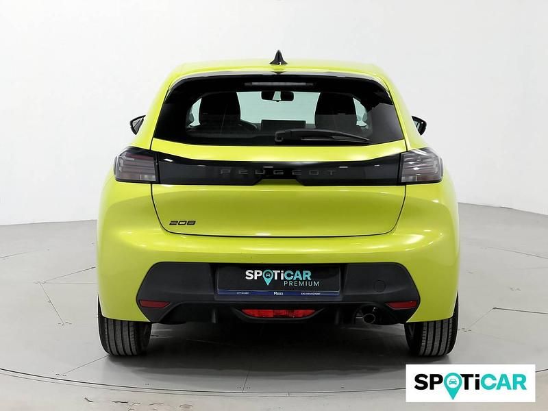 Usado Peugeot 208 Active 100 CV (73 kW) 2024 Dorado Utilitario