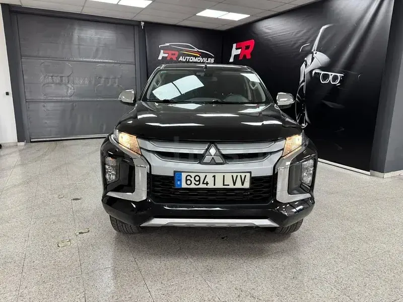 Usado Mitsubishi L200 Motion 150 CV (110 kW) 2022 Negro Pickup/Camioneta