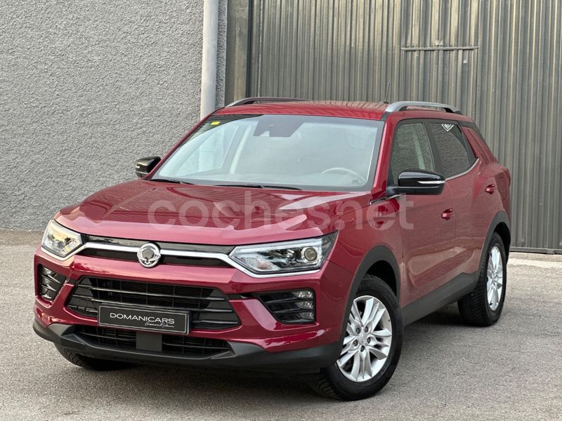 Granate Usado 2020 Ssangyong Korando Limited SUV | 16.200 € (Caro) - Imagen 1/4