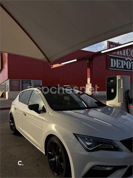Usado Seat Leon ST FR 150 CV (110 kW) 2019 Blanco Familiar