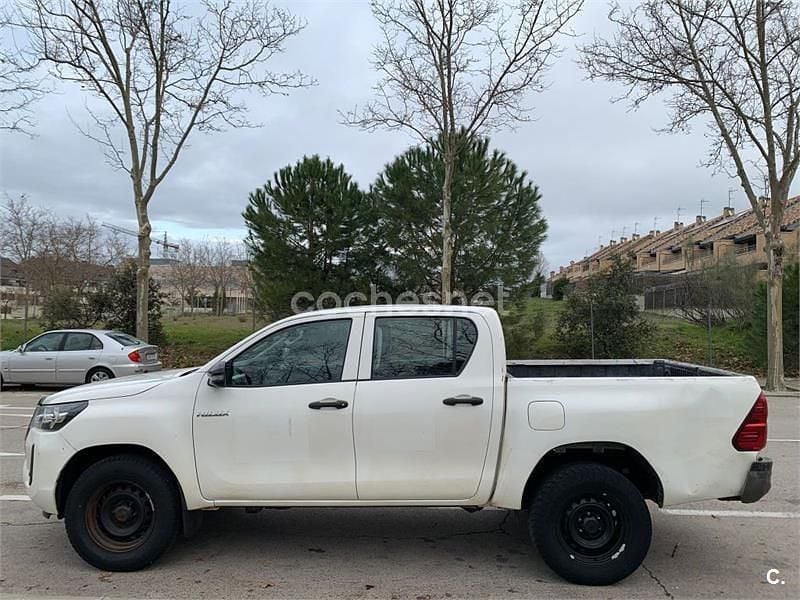 Usado Toyota HiLux 150 CV (110 kW) 2021 Blanco Pickup/Camioneta