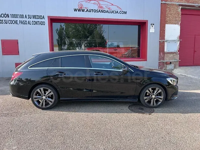 Usado Mercedes CLA200 Shooting Brake 136 CV (100 kW) 2017 Negro Familiar