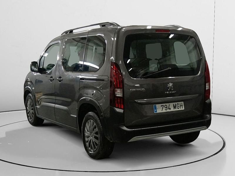 Usado Peugeot Rifter Allure 131 CV (96 kW) 2023 Gris Monovolumen