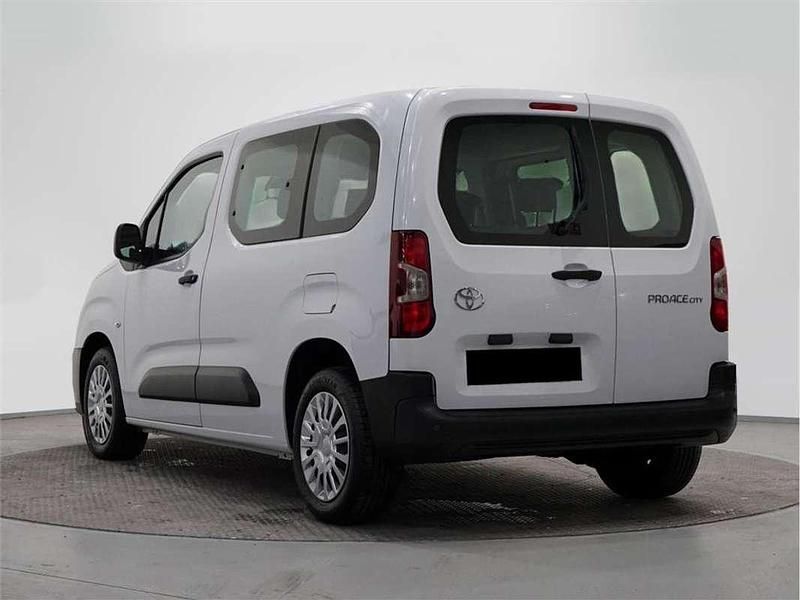 Usado Toyota Proace City City 102 CV (75 kW) 2025 Monovolumen
