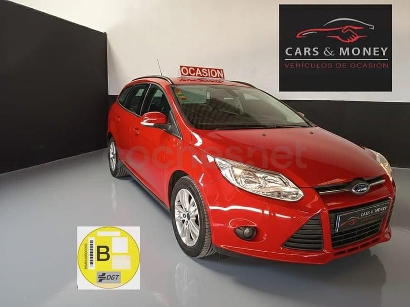 Usado Ford Focus Titanium 115 CV (84 kW) 2013 Rojo Familiar