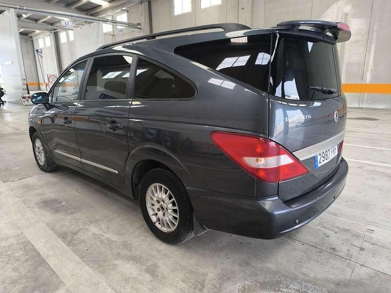 Usado Ssangyong (KGM) Rodius 165 CV (121 kW) 2007 Azul Monovolumen