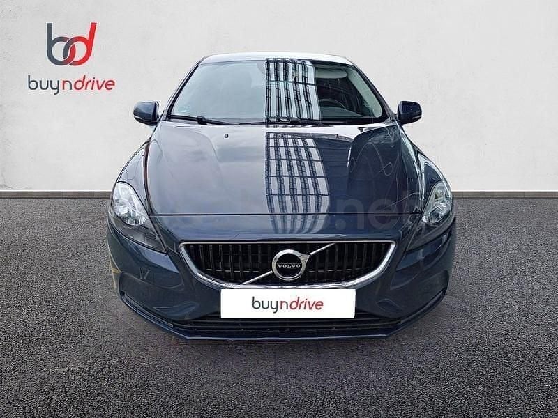 Usado Volvo V40 Momentum 120 HP (88 kW) 2017 Azul Sedan