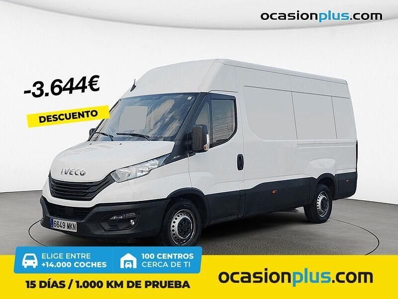 Blanco Usado 2023 Iveco Daily Berlina | 28.100 € (Precio justo) - Imagen 1/4