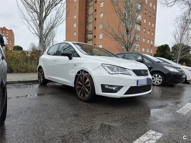 Käytetty Seat Ibiza Crono 90 HP (66 kW) 2016 Valkoinen Sedan