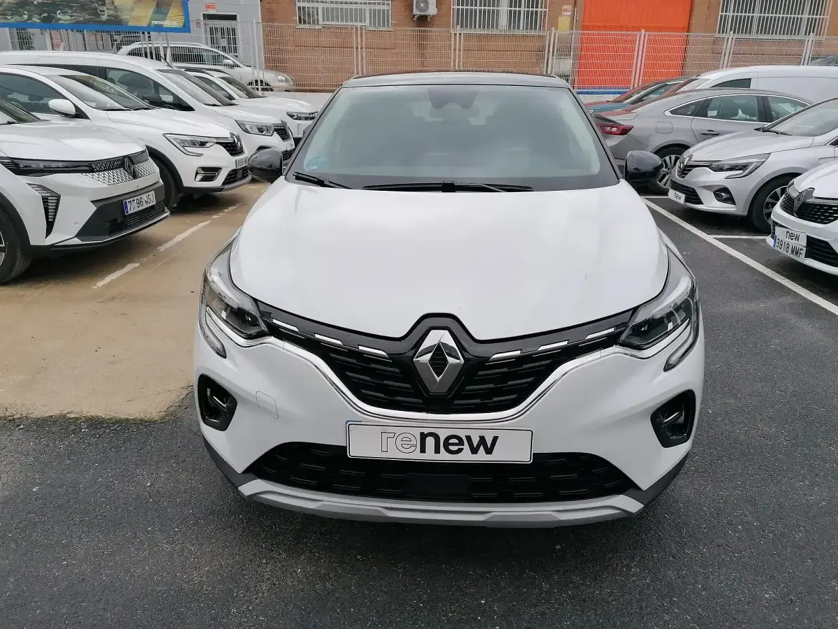 Usado Renault Captur Zen 160 CV (117 kW) 2022 Blanco SUV