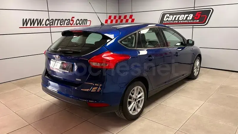 Usado Ford Focus 125 CV (91 kW) 2015 Azul Berlina