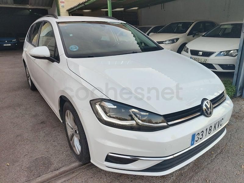 Usado VW Golf VII Advance 115 CV (84 kW) 2019 Blanco Familiar