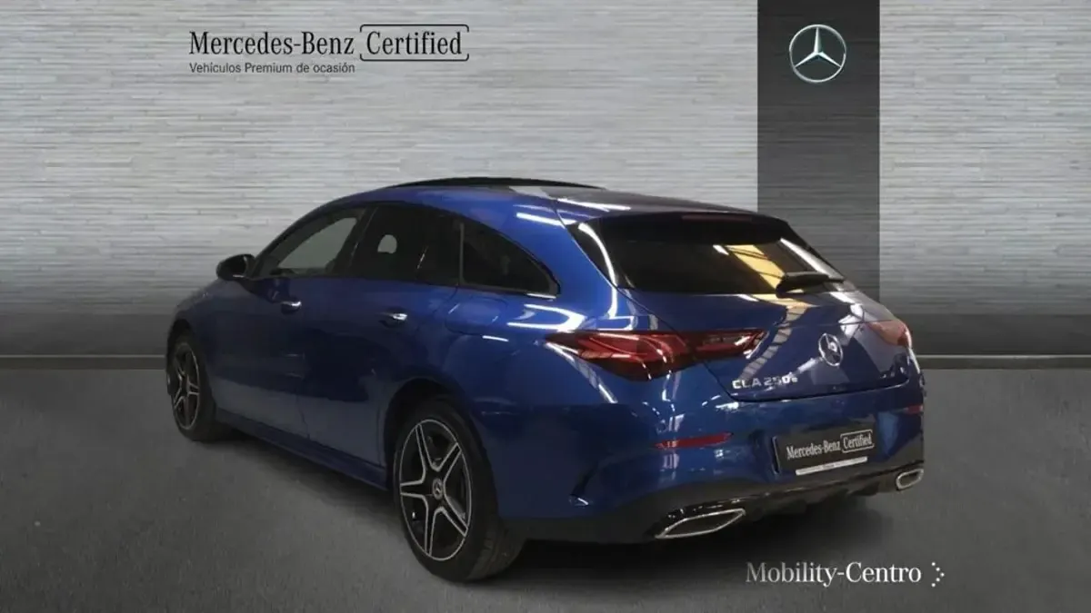Usado Mercedes CLA250e AMG line 163 CV (119 kW) 2024 Azul denim metalizado Coupe