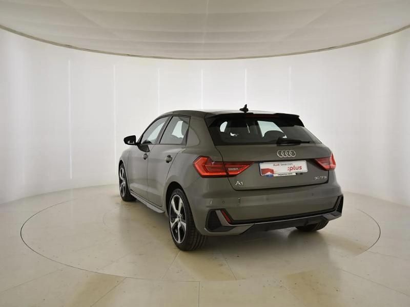 Usado Audi A1 Sportback 110 CV (80 kW) 2021 Gris/plata Utilitario
