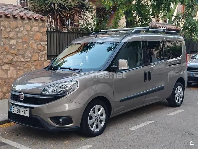 Usado Fiat Doblò Lounge 120 CV (88 kW) 2016 Beige Monovolumen
