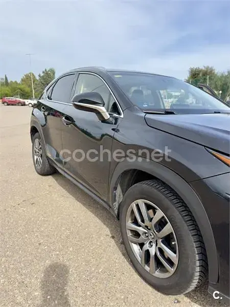 Usado Lexus NX300h Executive Line 197 CV (144 kW) 2018 Negro SUV
