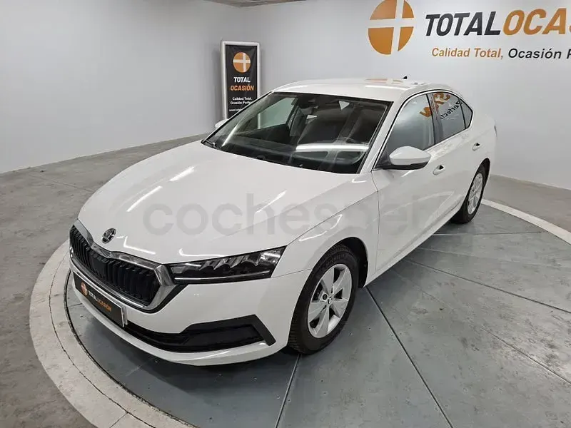 Usado Skoda Octavia Ambition 150 CV (110 kW) 2021 Blanco Berlina