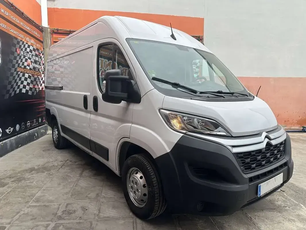 Usado Citroën Jumper 120 CV (88 kW) 2022 Blanco Monovolumen