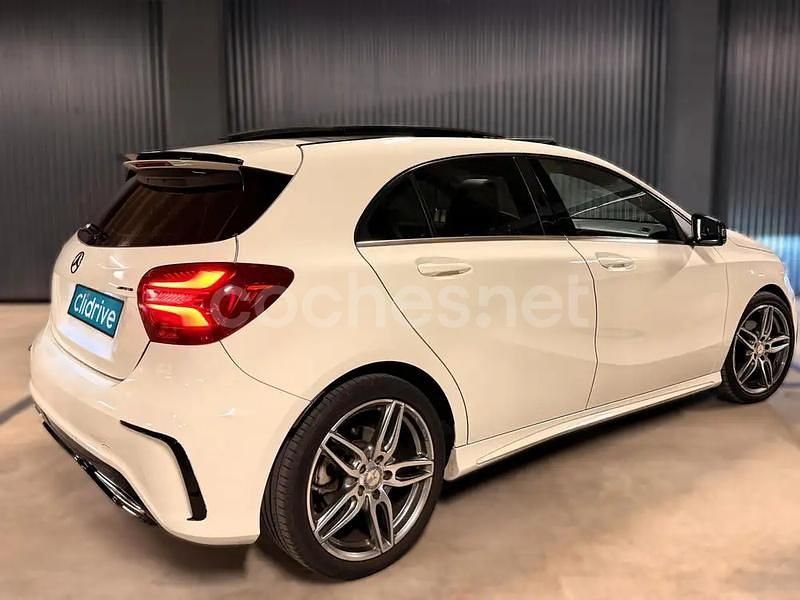 Usado Mercedes A180 AMG line 109 CV (80 kW) 2015 Blanco Berlina