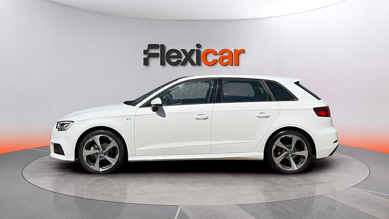 Używany Audi A3 S-Line 150 KM (110 kW) 2018 Biały Sedan/Limuzyna