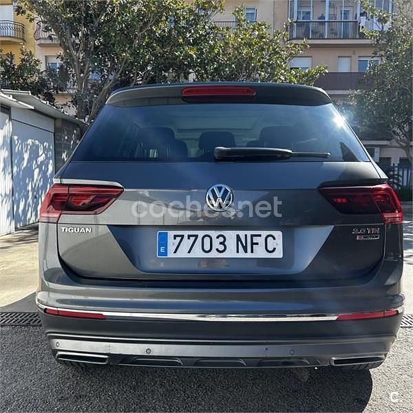 Usado VW Tiguan Sportline 240 CV (176 kW) 2017 Gris / plata SUV