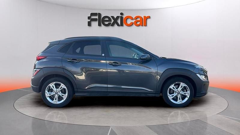 Usado Hyundai Kona 120 CV (88 kW) 2022 Gris SUV