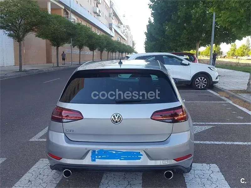 Usado VW Golf VII GTI 230 CV (169 kW) 2017 Gris / plata Berlina
