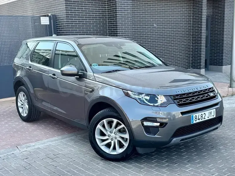 Usado Land Rover Discovery Sport Pure 150 CV (110 kW) 2017 Gris / plata SUV