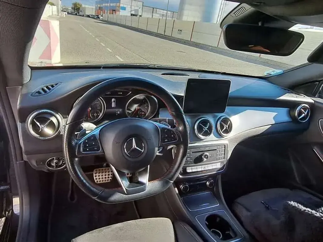 Usado Mercedes C220 170 CV (125 kW) 2018 Negro Familiar