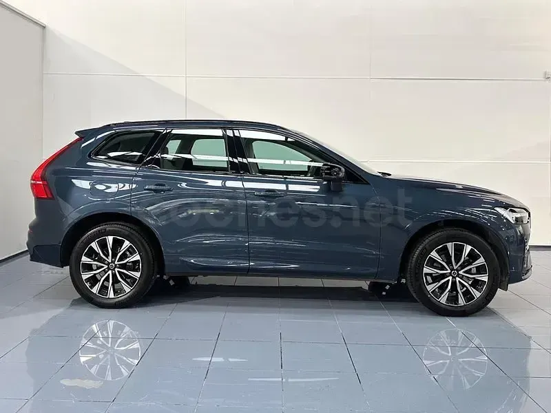 Usado Volvo XC60 Plus 250 CV (183 kW) 2025 Azul SUV