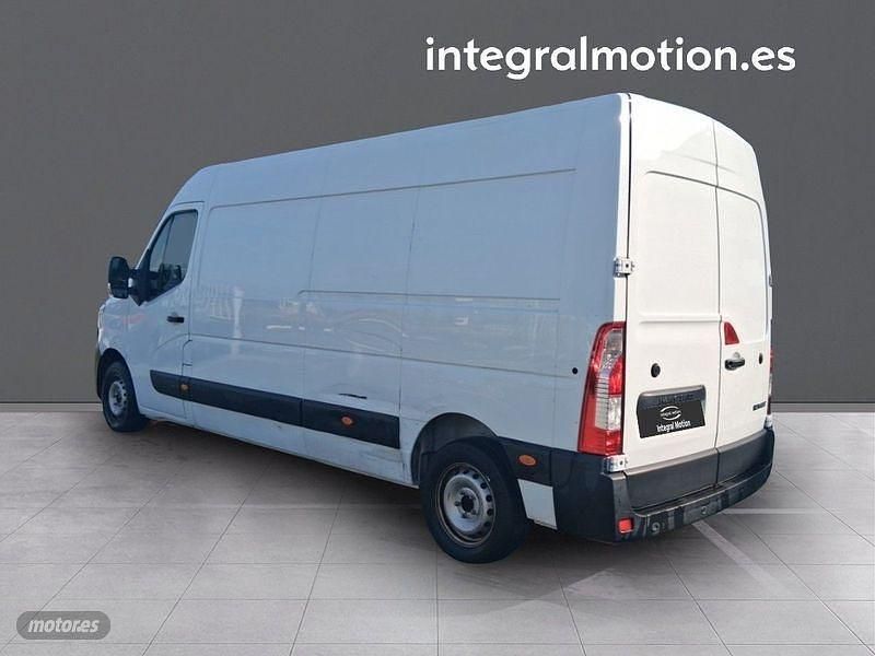 Usado Renault Master 136 CV (100 kW) 2023 Blanco Monovolumen